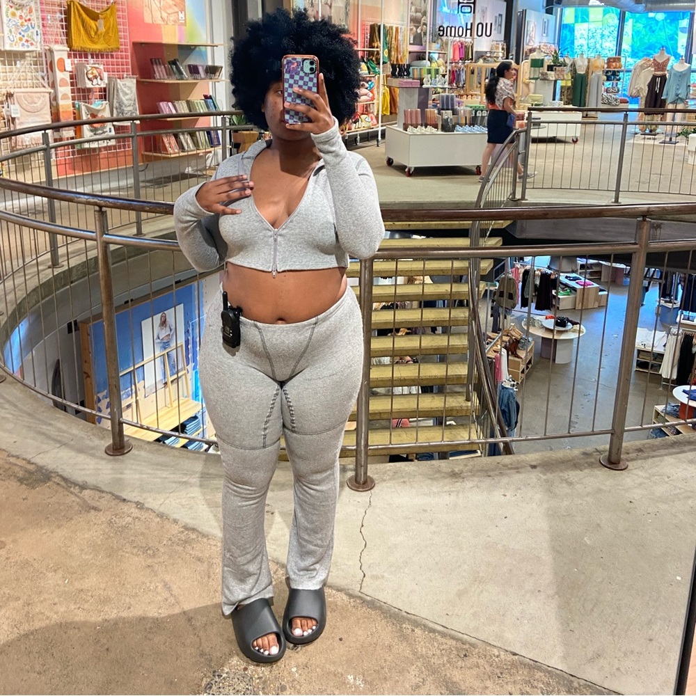 Matte Frame Sweatsuit - Picture 3 of 3